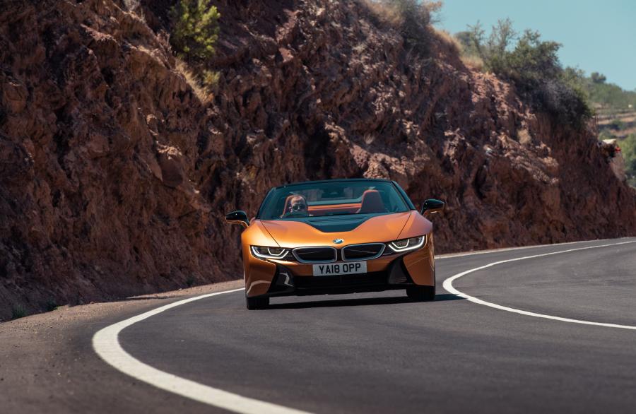  BMW i8 Roadster (I15) 2018 года  (UK) (фото 14 из 97)